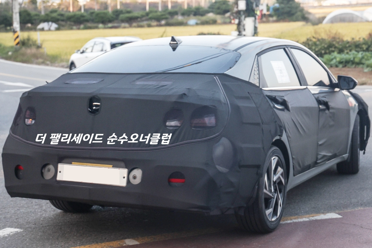 6_아반떼 페이스리프트 스파이샷_더 팰리세이드 순수오너클럽.jpg