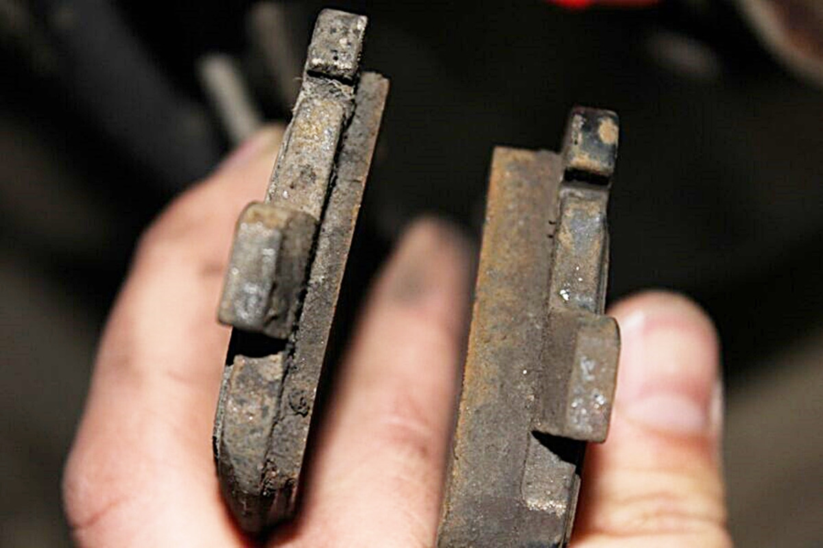 4_마모된 패드 비교.jpg