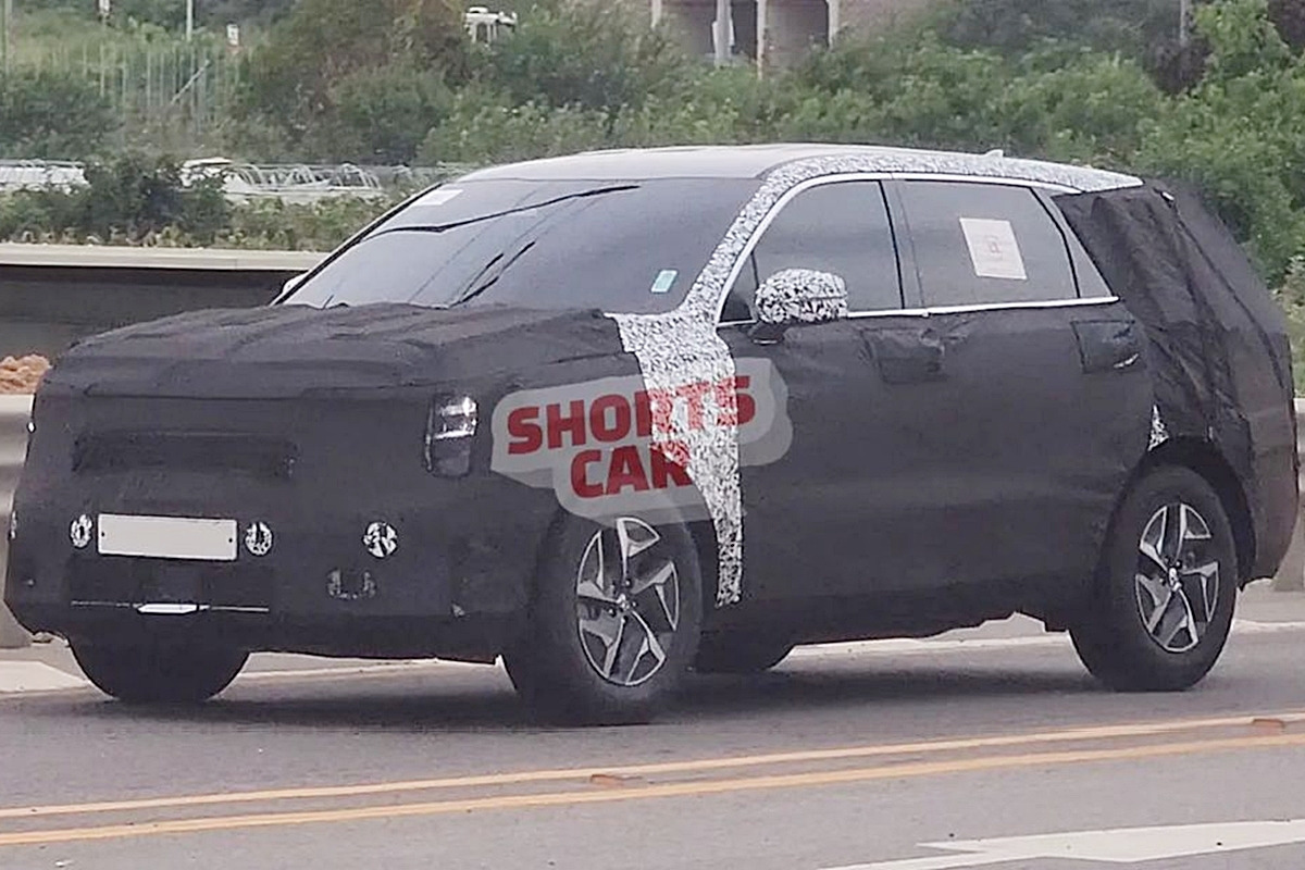 0_쏘렌토 페이스리프트 테스트카 포착.jpg