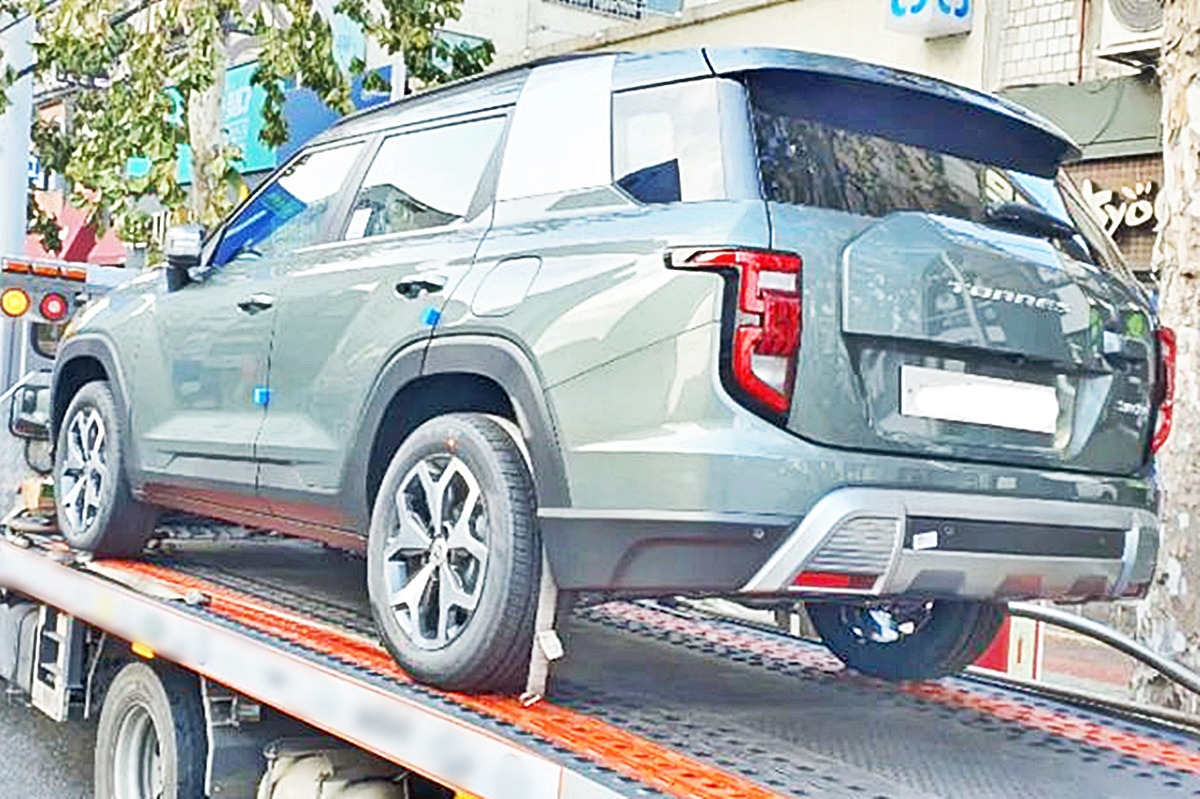 쌍용차 토레스.jpg