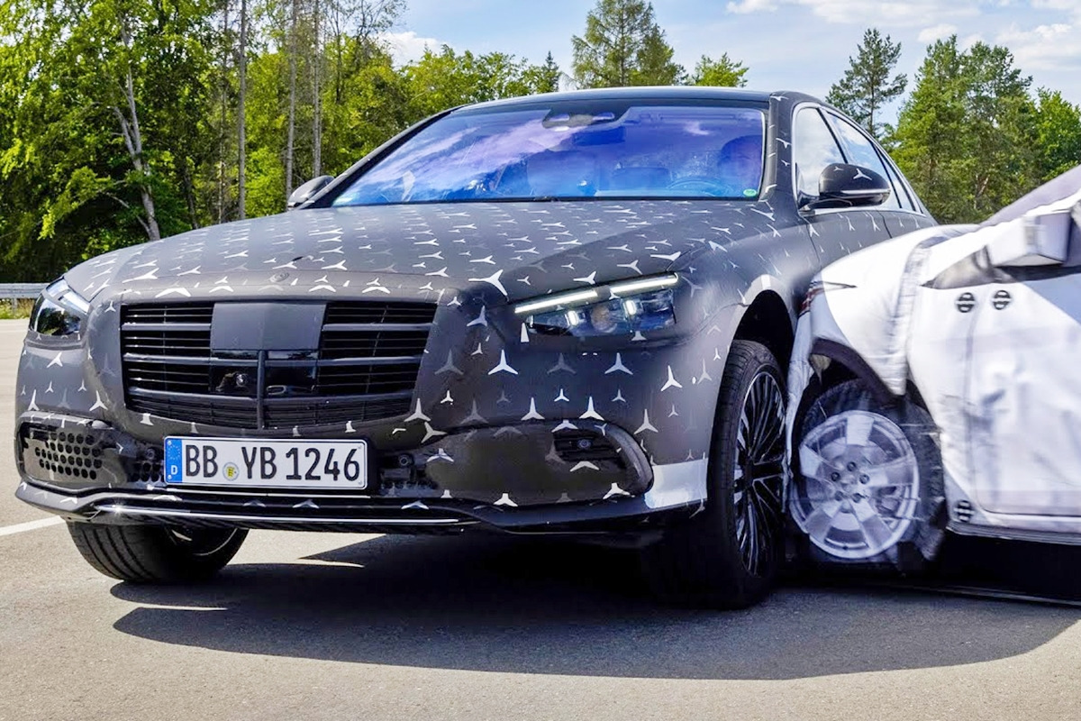 9_메르세데스-벤츠 프리 세이프 임펄스 사이드 바디 컨트롤_유튜브 채널 'Mercedes-Benz'.jpg