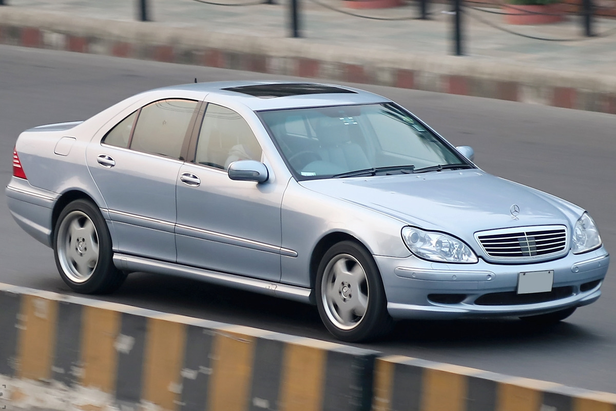 4_메르세데스-벤츠 W220 S-클래스_Wikipedia.jpg