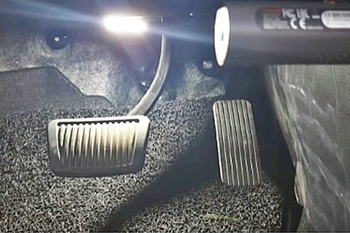 6_페달 블랙박스_유튜브 채널 '한문철 TV'.jpg