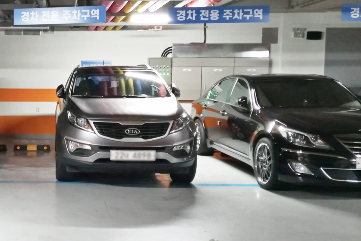 5_경차 전용 주차 구역에 무단 주차한 차량_트위터.jpg