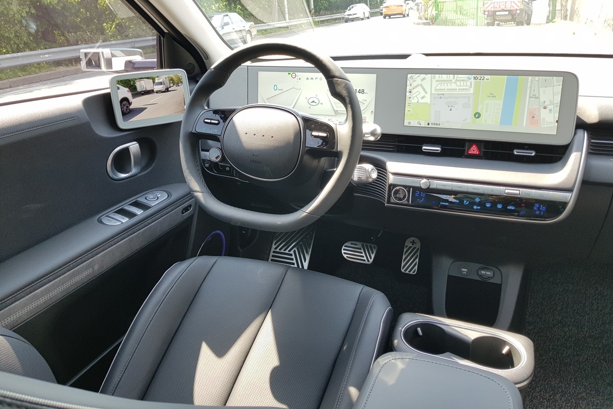 아이오닉 5 실내.jpg