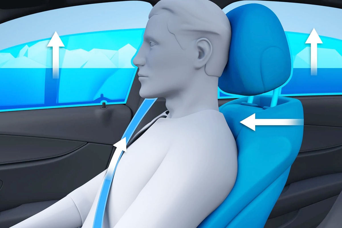 5_프리 세이프 작동_Mercedes-Benz.jpg