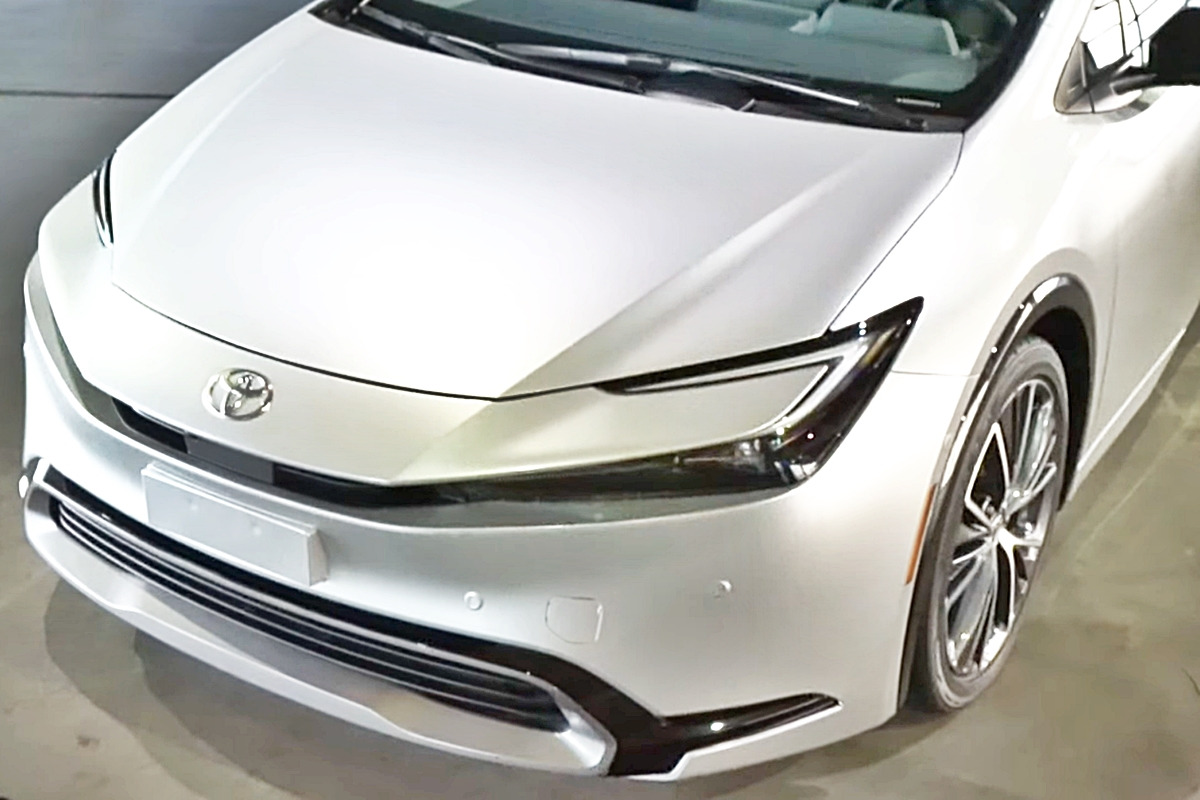 0_토요타 프리우스 풀체인지_Raiti's Rides.jpg