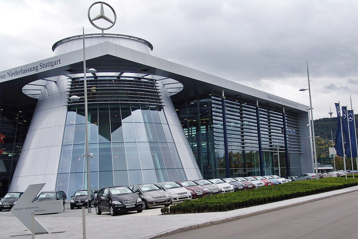 6_메르세데스-벤츠 슈투트가르트 본사_Wikipedia.jpg