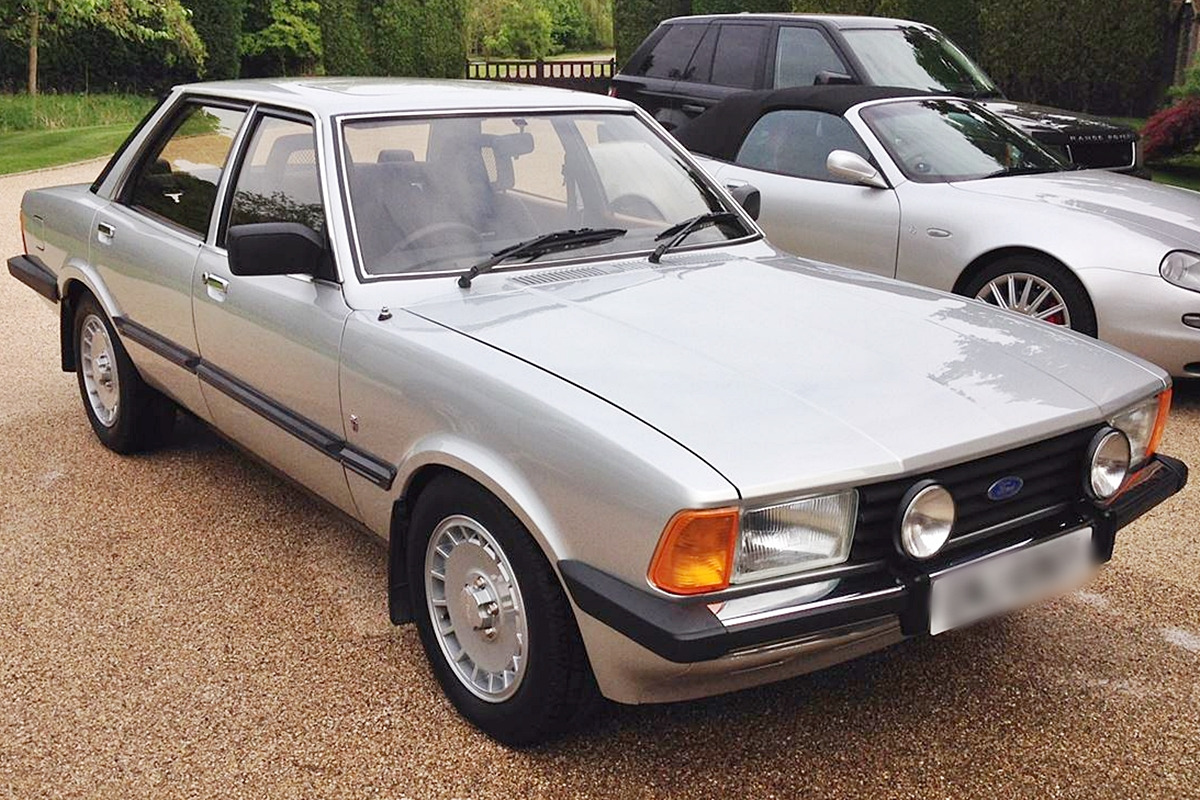 1_포드 코티나 5세대 영국 사양_Barons Auctions.jpg