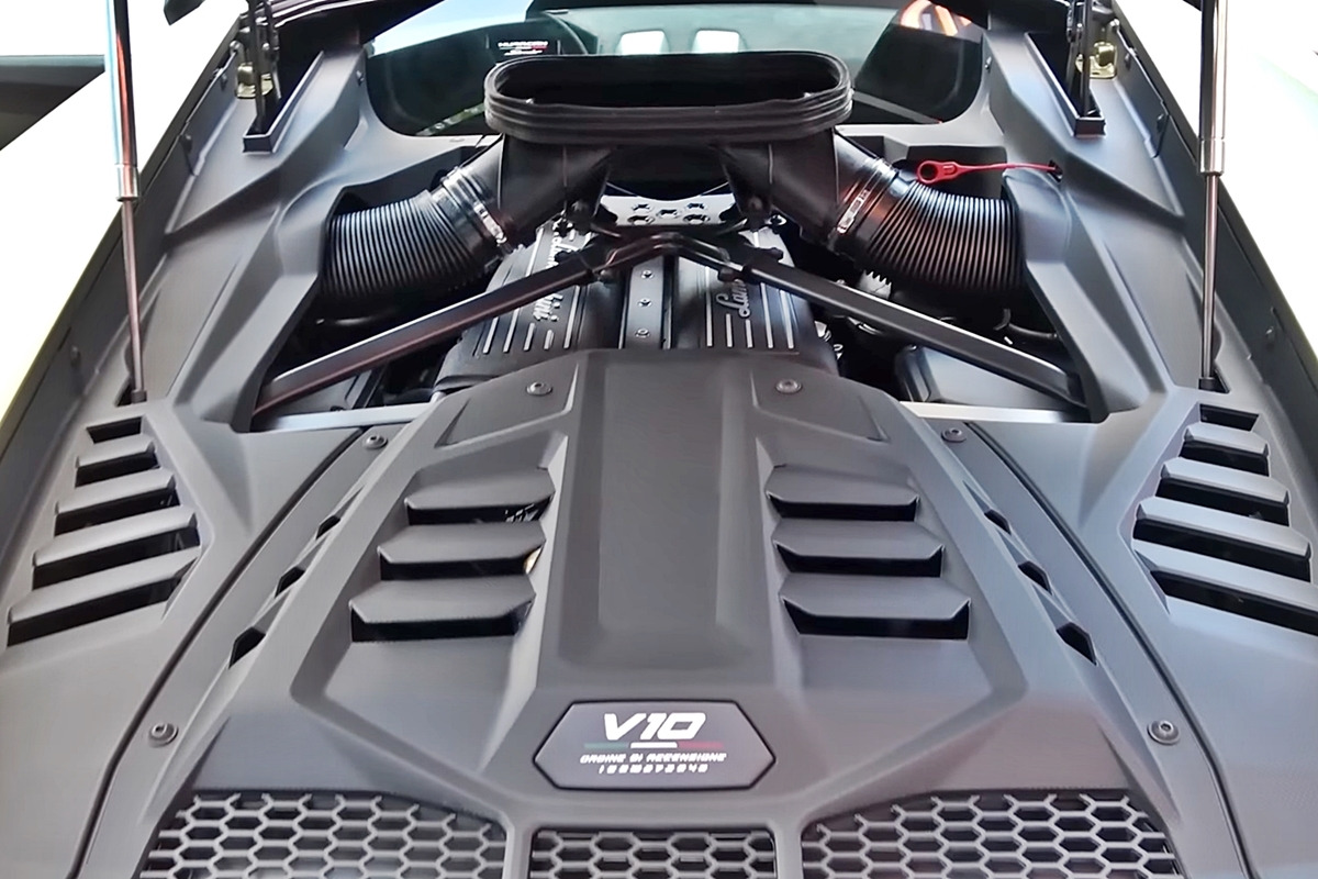 5_람보르기니 우라칸 스테라토_유튜브 채널 'Shmee150'.jpg