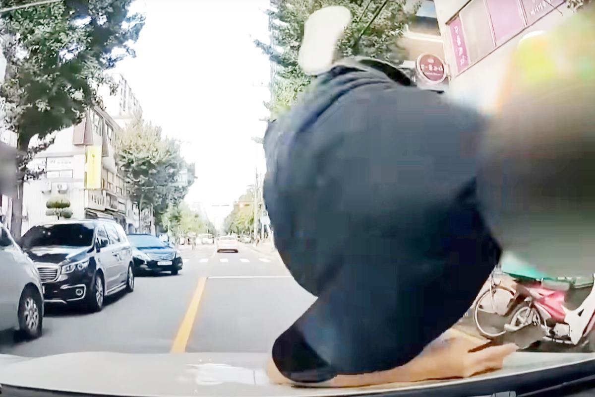 블랙박스 제보차와 추돌한 학생 .jpg