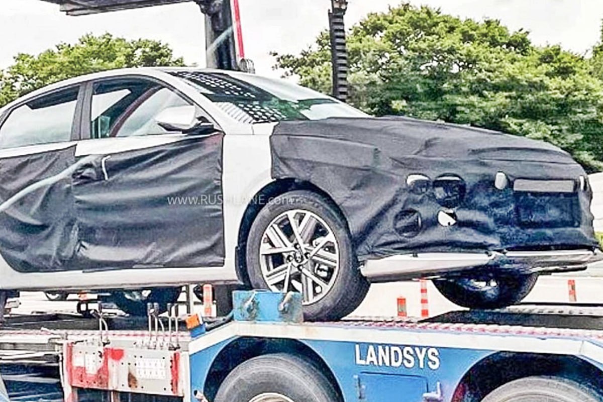 2023-hyundai-verna-new-gen-sedan-spied-launch-price-1.jpg