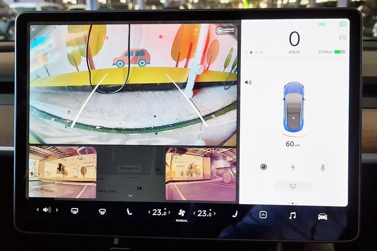 5_테슬라 모델 3 인포테인먼트 시스템_Car Expert.jpg