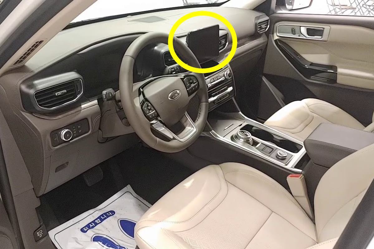 포드익스플로러 21년 국내 모델 내부.jpg