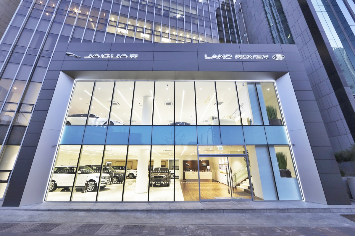 1_재규어랜드로버 송파 전시장_재규어랜드로버 코리아.jpg