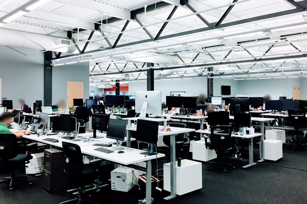 2_테슬라 본사 사무실_Clean Technica.jpg