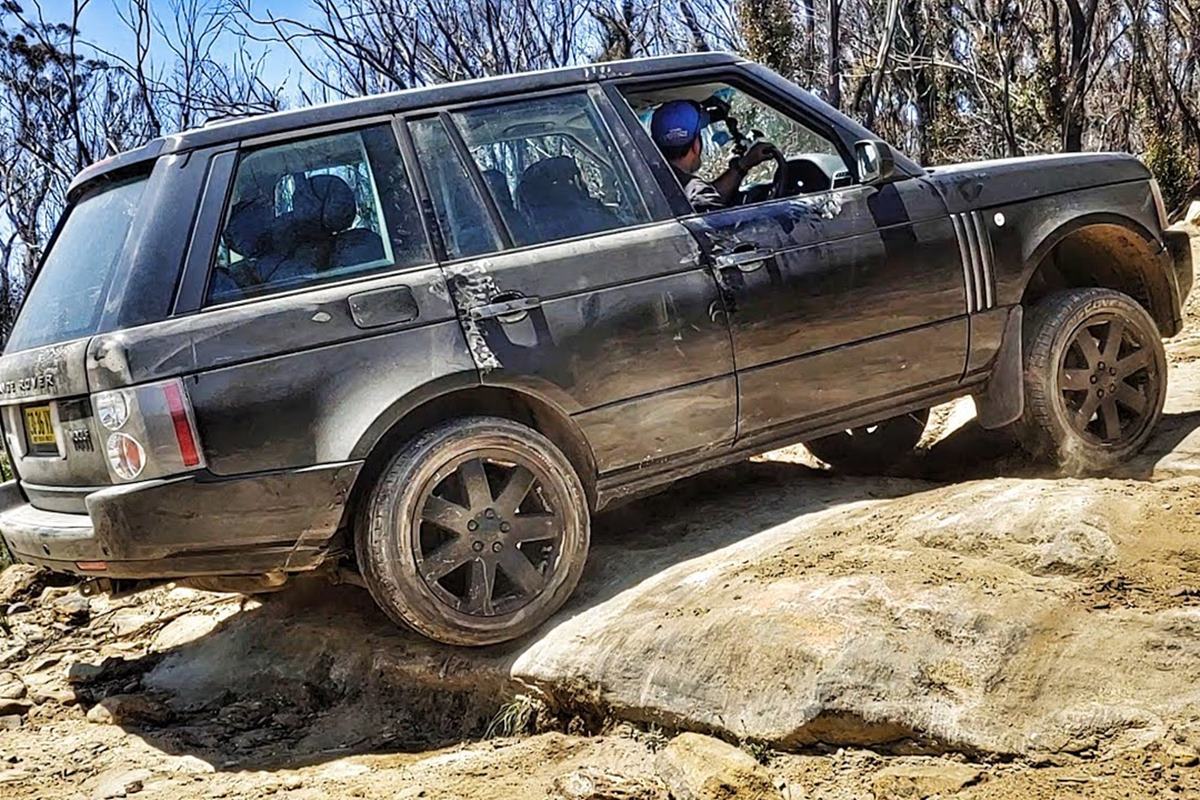 3세대 레인지로버 사진 출처 = 유튜브 채널 'LROR'.jpg