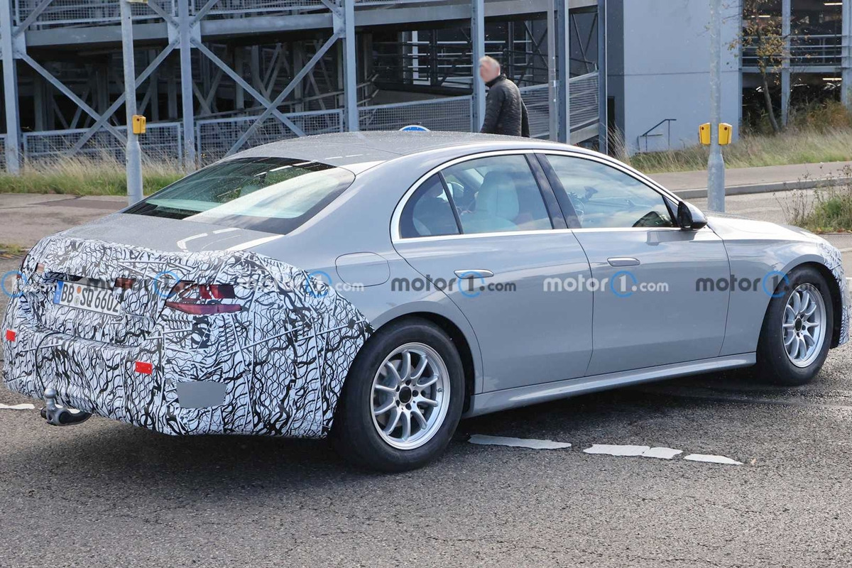 5_메르세데스-벤츠 신형 E 클래스 프로토타입_Motor1.jpg