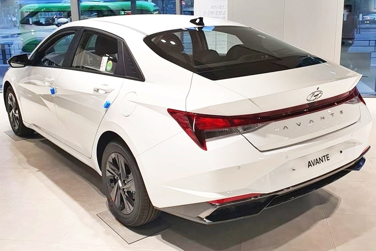 6_현대 아반떼 하이브리드.jpg