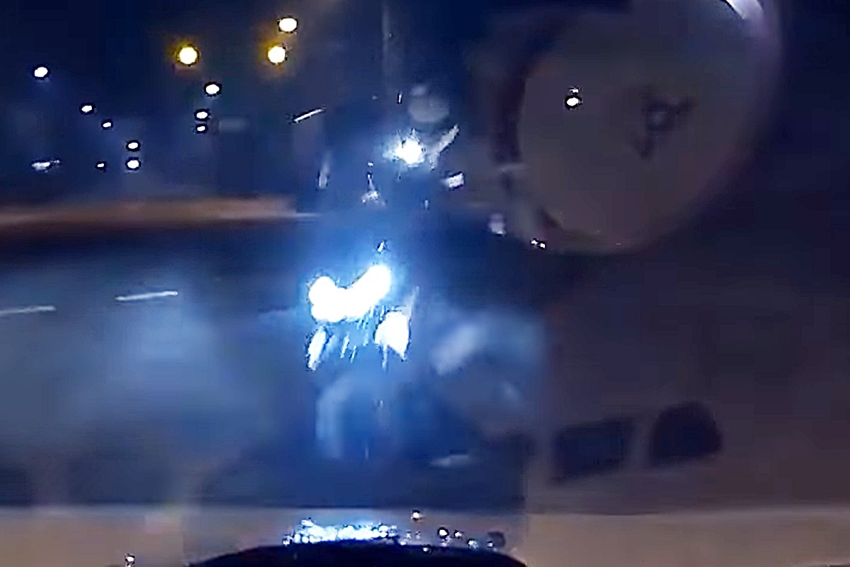 0_차 대 오토바이 교차로 사고_유튜브 채널 '한문철 TV'.jpg