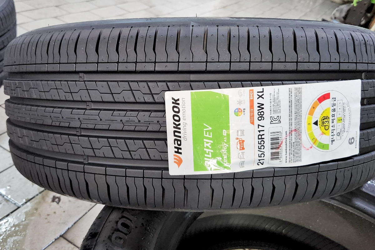 8_전기차 전용 타이어_티스테이션.jpg