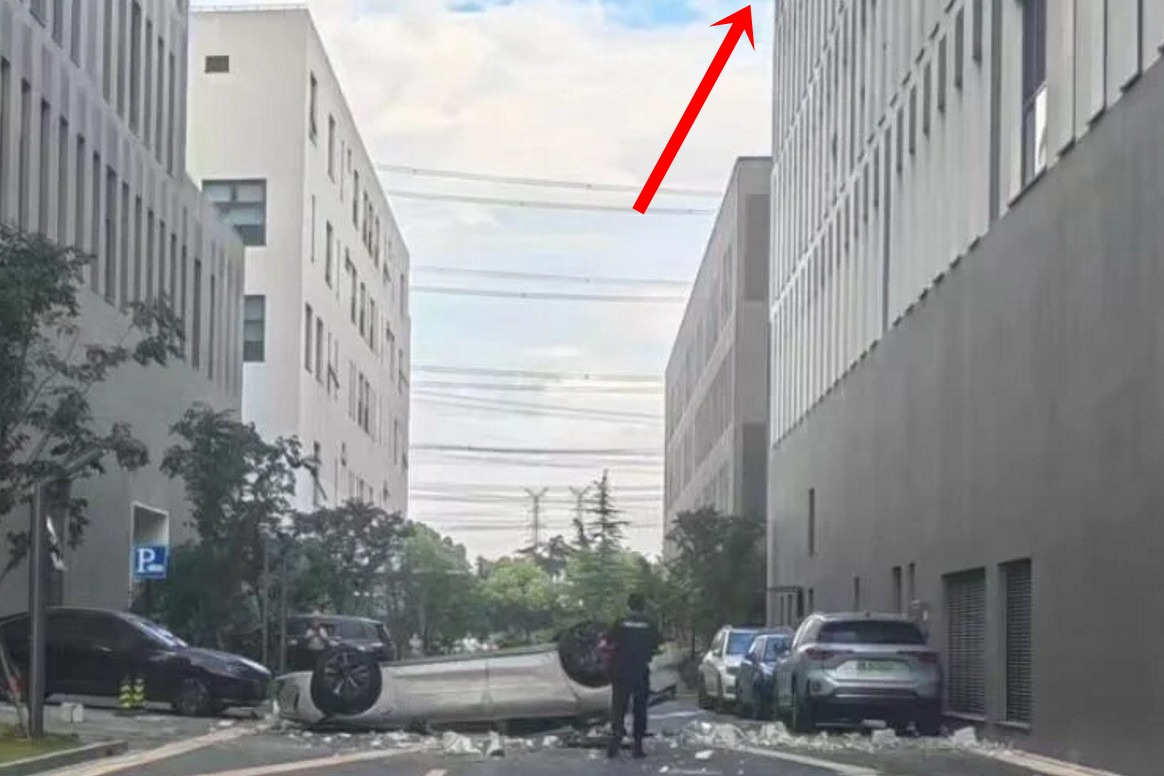 nio-sedan-falls-off-a-building-chinese-automaker-promises-to-reveal-what-happened_3.jpg