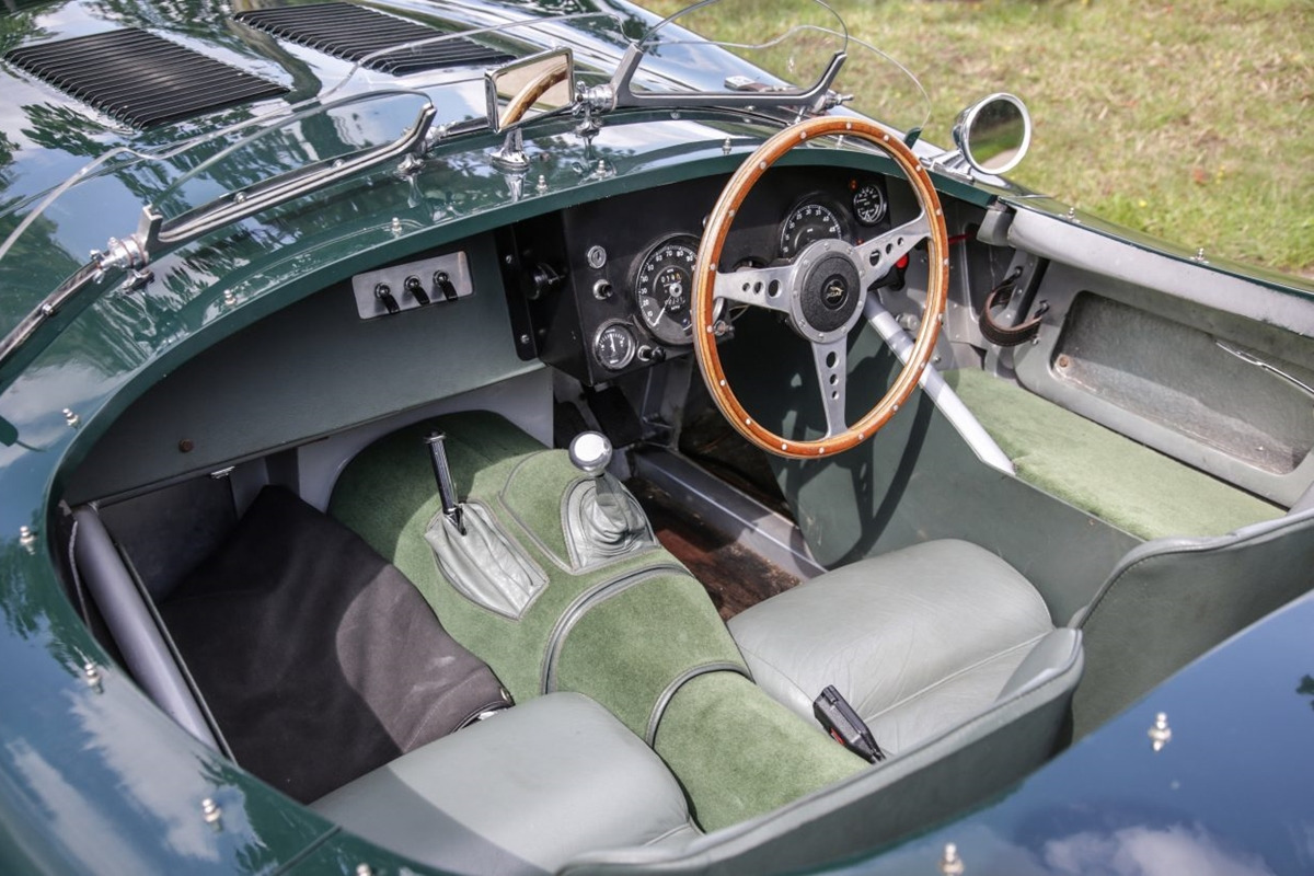 4_Jaguar C-Type 인테리어_Auto Storico.jpg