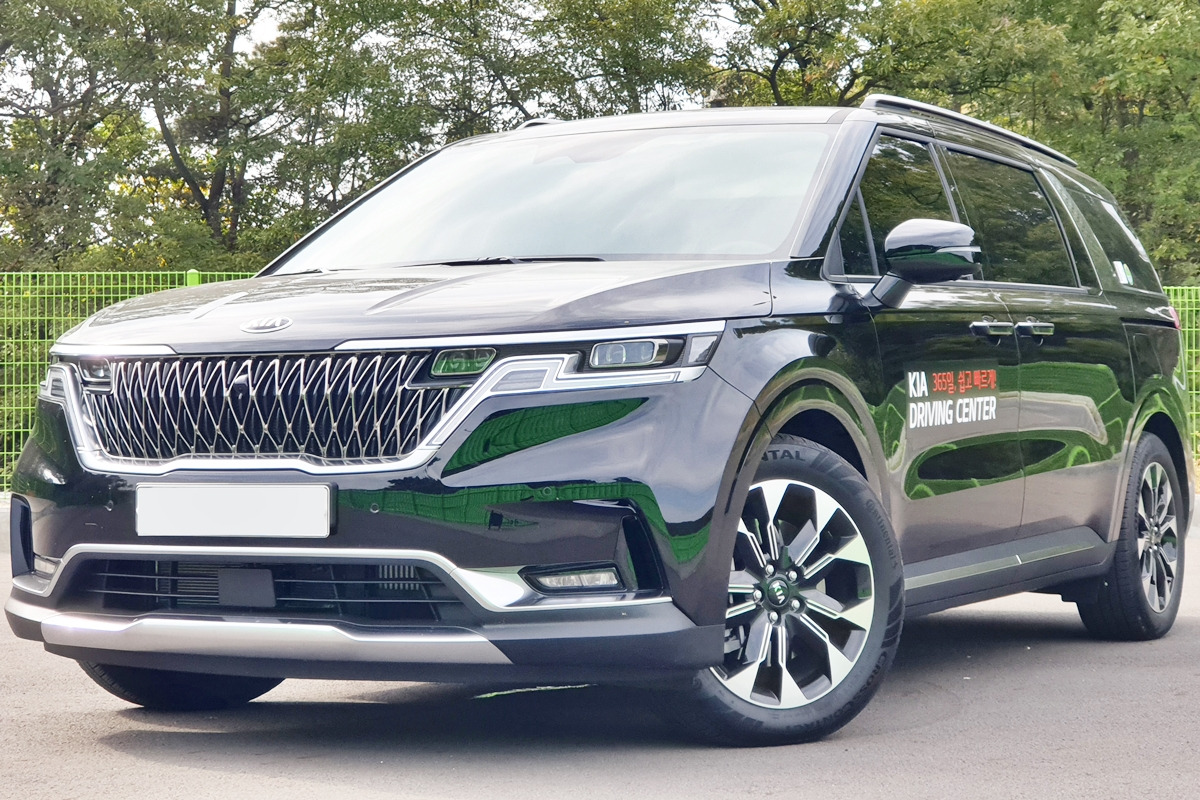 1_기아 카니발_Wikipedia.jpg