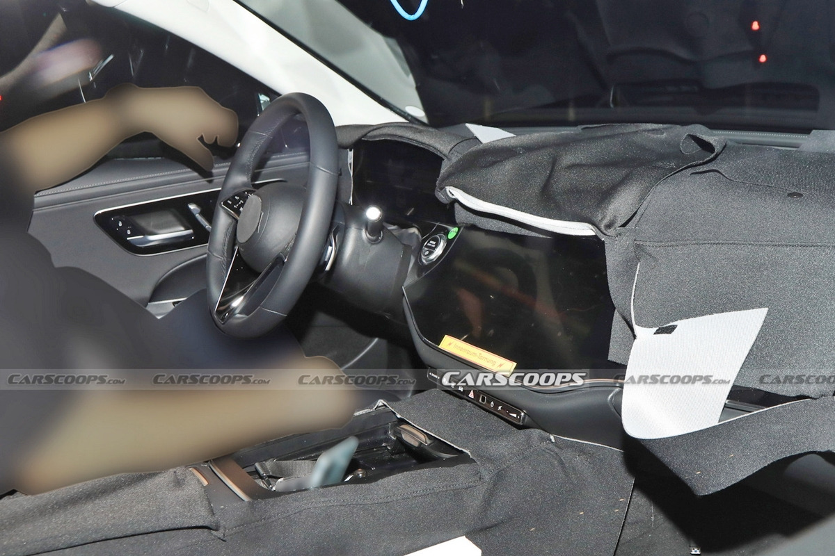 2_메르세데스-벤츠 신형 E 클래스 실내 유출_CarScoops.jpg