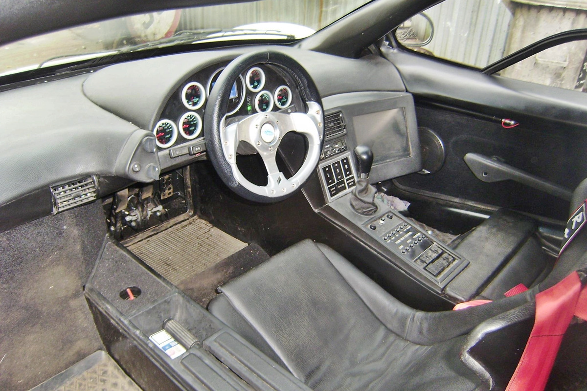 맥라렌 F1 레플리카 인테리어_페이스북 'artiplastzabrze'.jpg