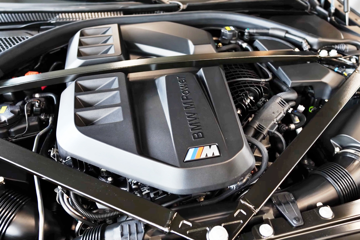 5_BMW G81 M3 투어링 엔진룸_유튜브 채널 'Carstar'.jpg