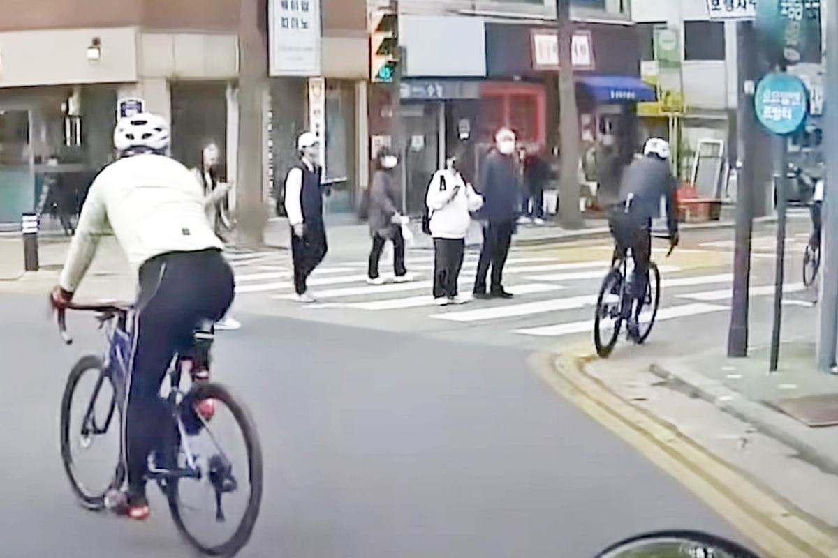 썸네일 사진 출처 = Youtube '블박맛집'.jpg