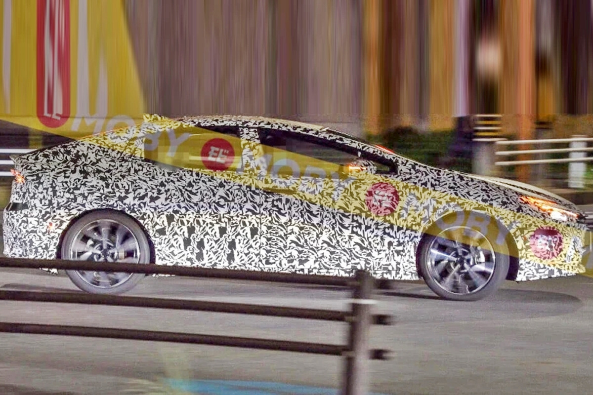 4_신형 프리우스 스파이샷_Car Advice.jpg