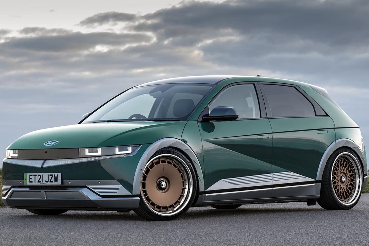 1_Facebook 'HRE Performance Wheels'.jpg