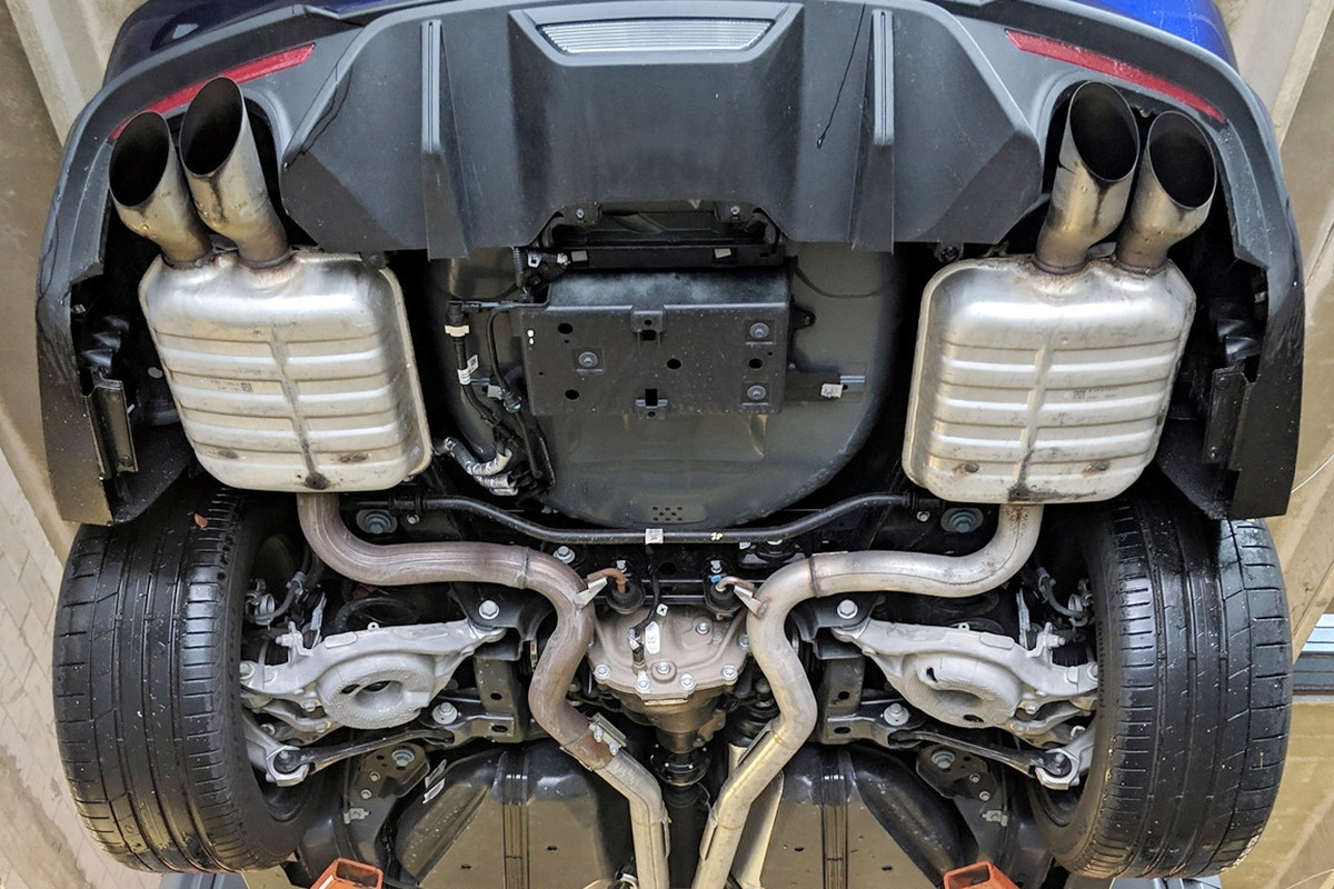 2_볼라 배기 시스템이 장착된 포드 머스탱_MotoIQ.jpg