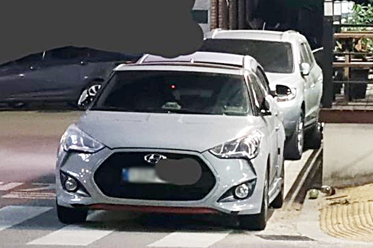 불법 주정차를 한 차들 사진 출처 = '보배드림'.jpg