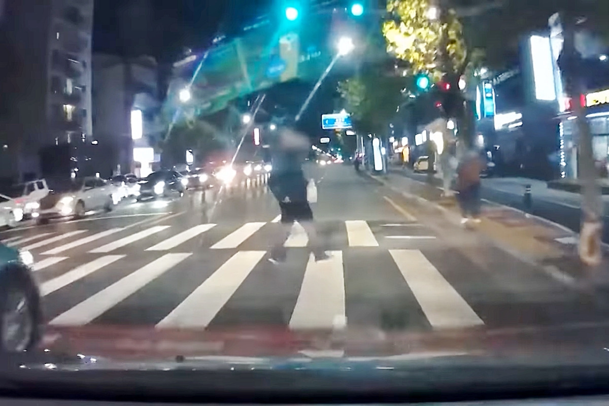 3_블랙박스 화면_유튜브 채널 '한문철 TV'.jpg