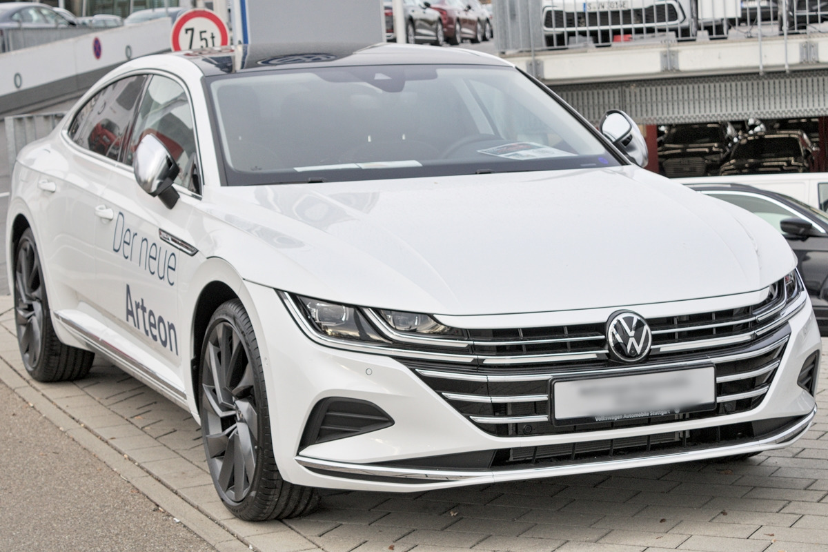 1_폭스바겐 아테온_Wikipedia.jpg