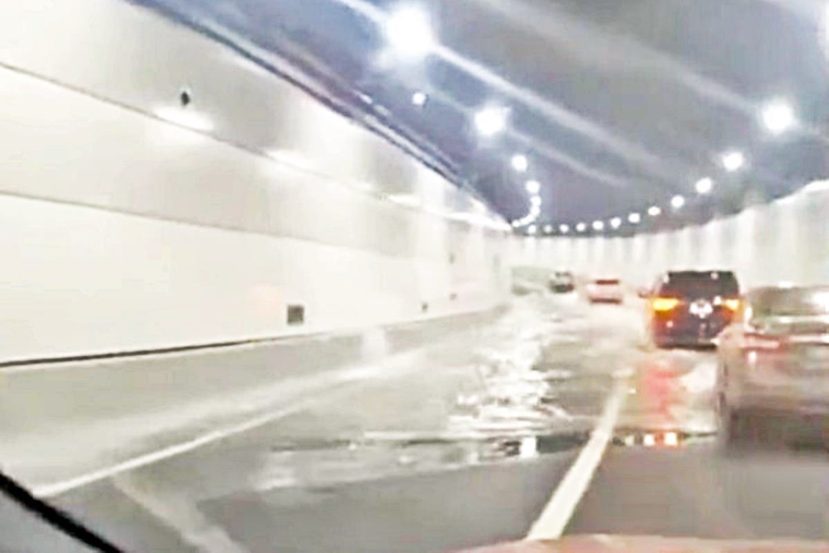 물이 상당히 고인 다롄 해저 터널 사진 출처 = 트위터 'GundamNorthrop'.jpg