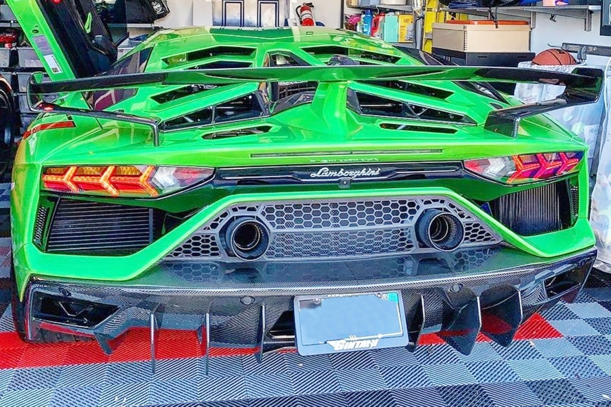 람보르기니 아벤타도르.jpg