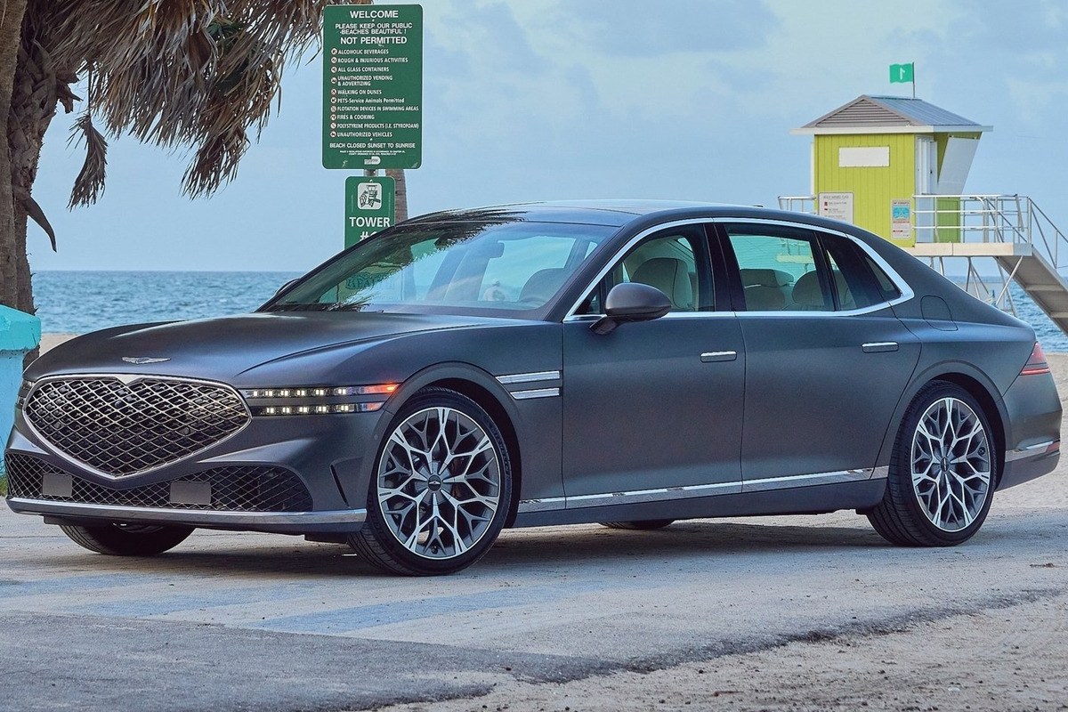 Genesis-G90-2023-1600-01.jpg