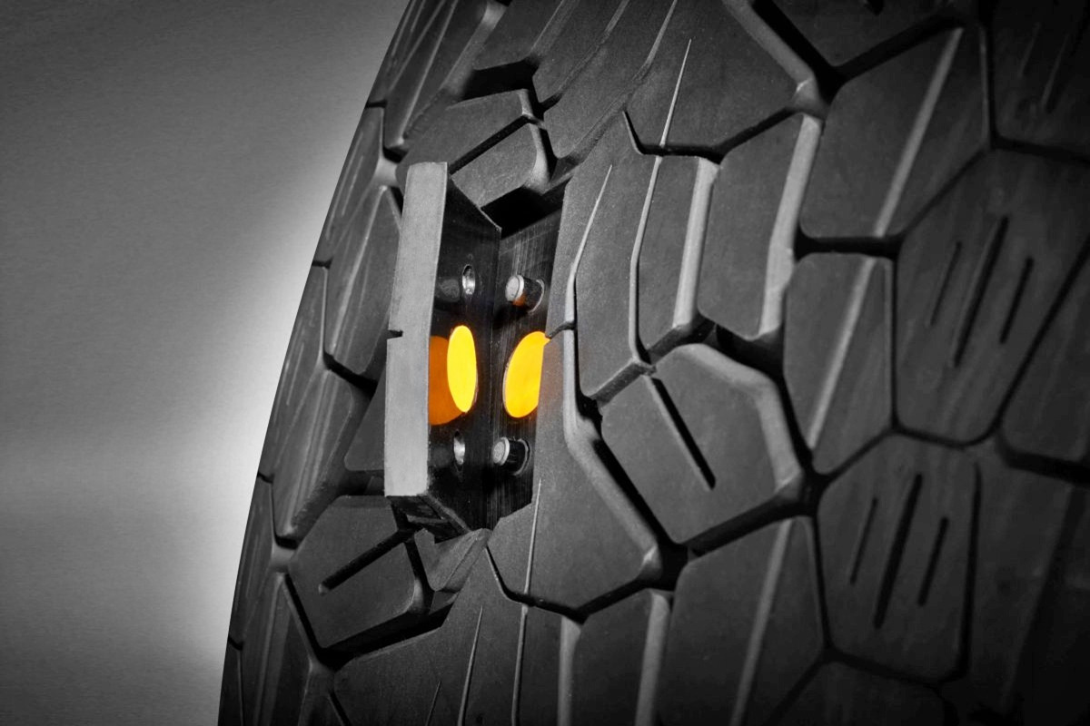 7_스마트 타이어_콘티넨탈.jpg