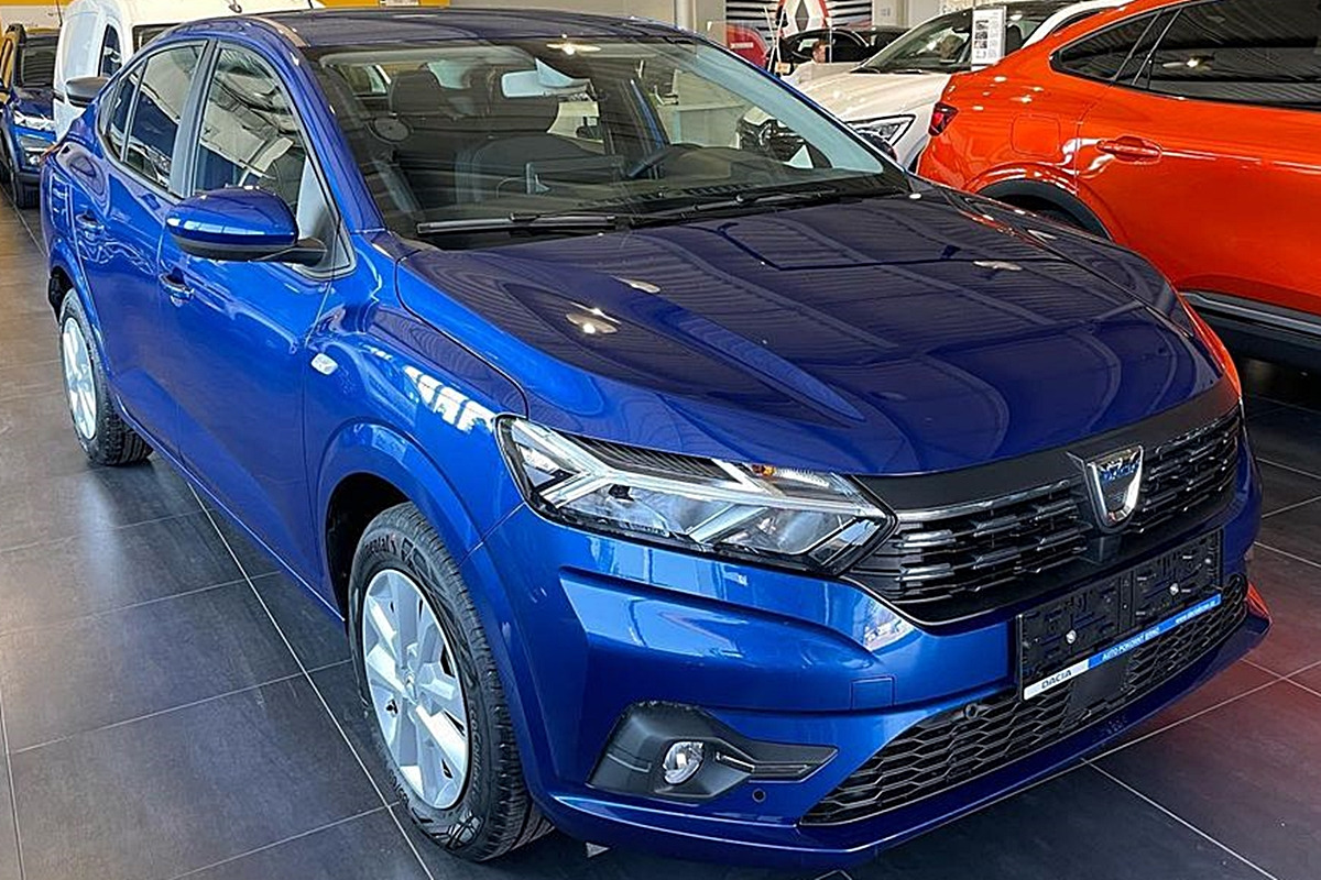 전우측면_다치아 로건1.jpg