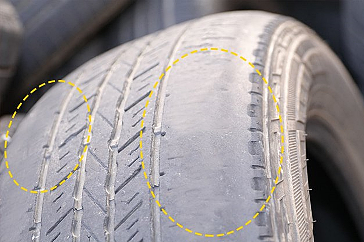 타이어 숄더 편마모.jpg