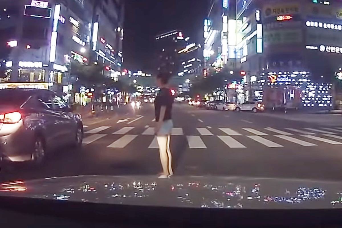 무단횡단자 사진 춣처 = 유튜브 채널 '블랙박스몽키'.jpg
