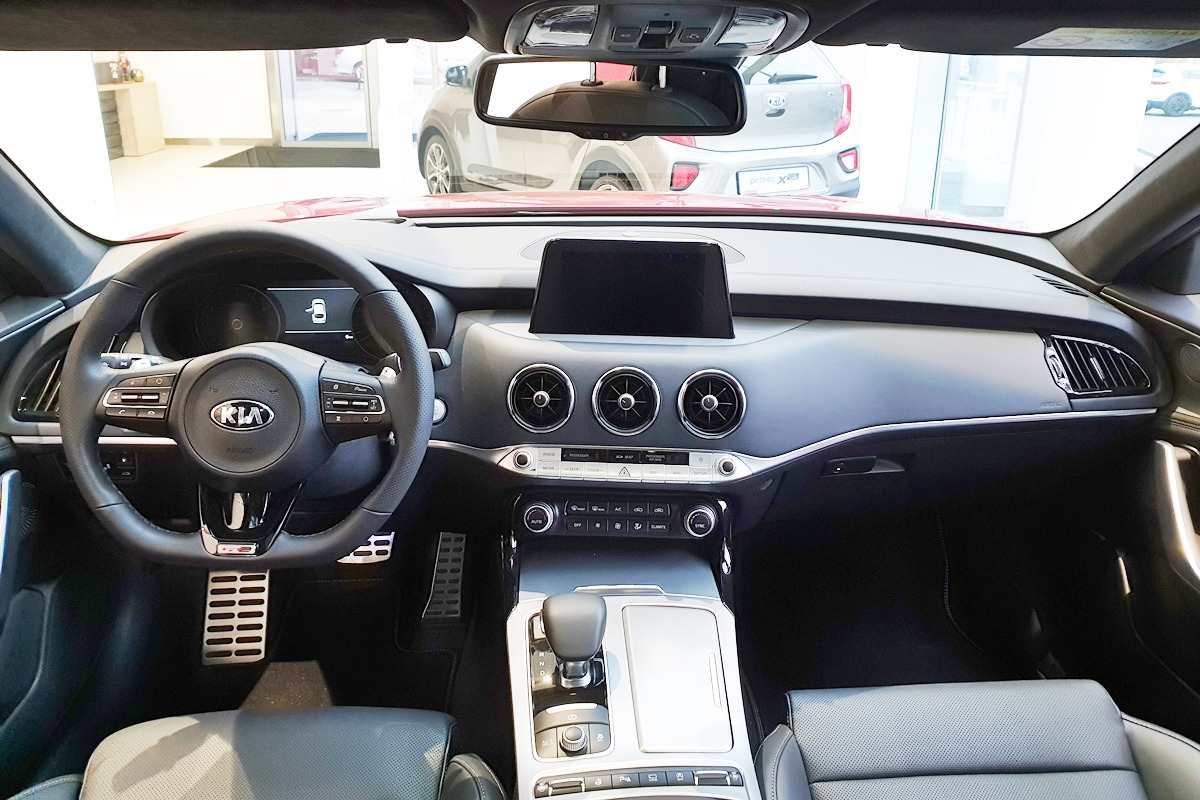 3_기아 스팅어 인테리어_Wikipedia.jpg