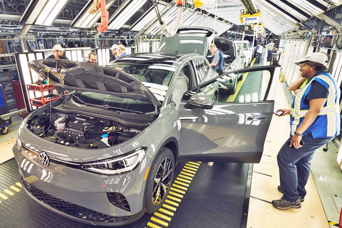 4_폭스바겐 채터누가 공장에서 생산 중인 ID.4.jpg