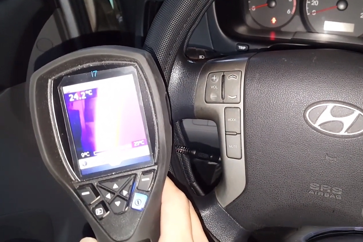 4_온열 스티어링 휠 커버 온도 측정_유튜브 채널 'heatingcover unsysdigital'.jpg