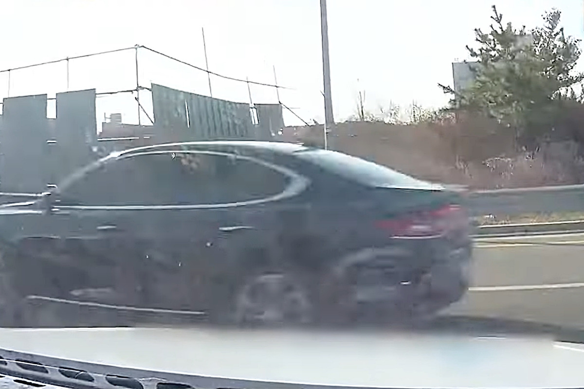 4_급차로변경 사고_유튜브 채널 '한문철 TV'.jpg