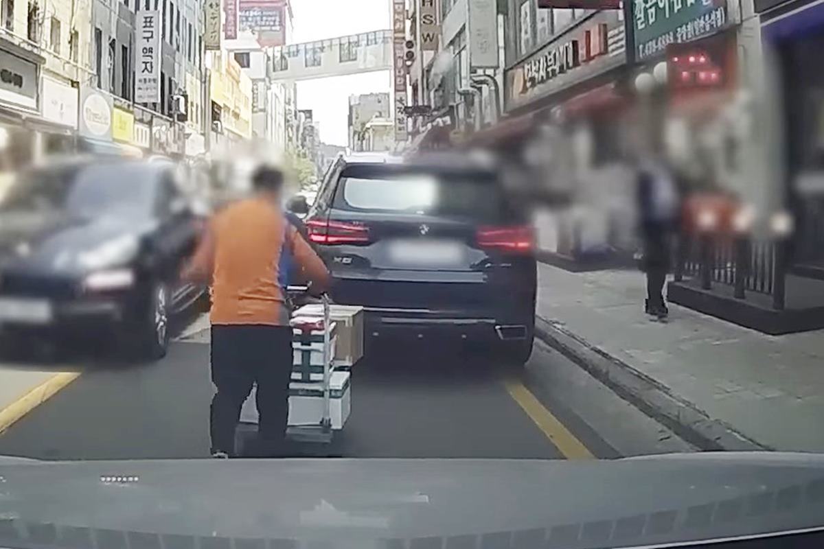 정상 주행 중이던 제보자 사진 출처 = 유튜브 채널 '한문철TV'.jpg